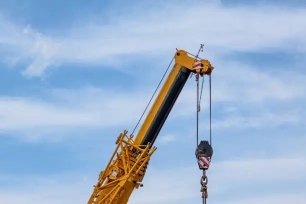 Recrutement de conducteurs de grue polonais et roumains : une force essentielle pour les grands chantiers européens