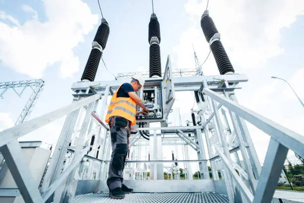 techniciens de maintenance industriels européens